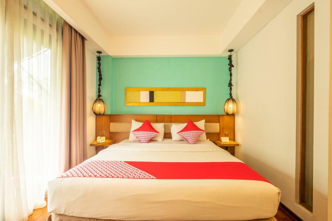 Capital O 852 The Silk At Dago Hotel Bandung Exterior foto